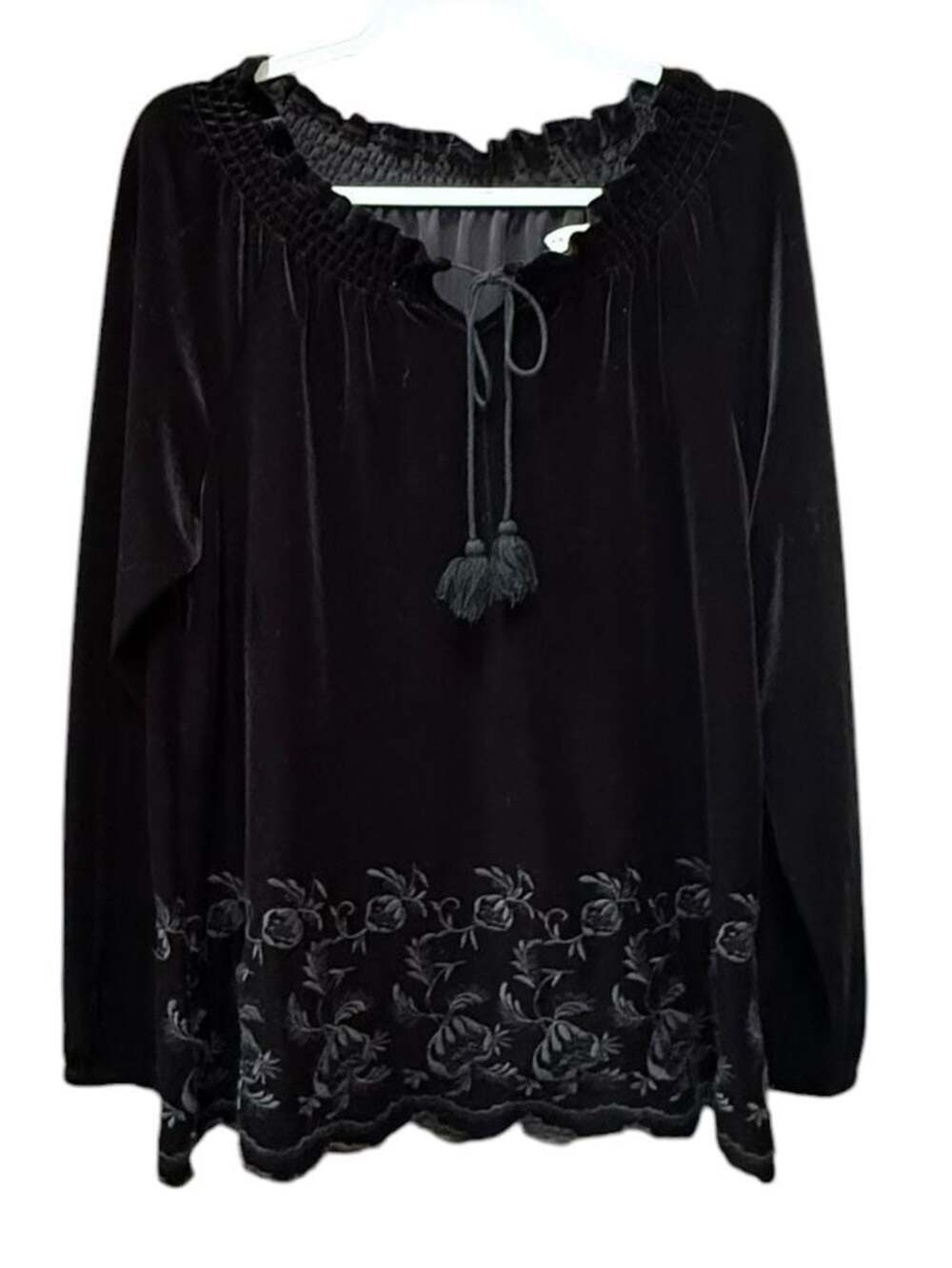 Sahalie Black Velvet Long Sleeve Embroidered Scallop Hem Peasant Top